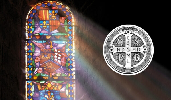 Medalik św. Benedykta - Crux Sacra Sit Mihi Lux - Wieści Międzyparafialne - Parafialne Info