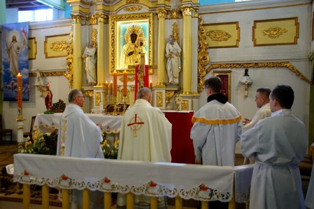 004 – Relikwia św Andrzej Bobola w Głuszycy — Wieści Międzyparafialne – Parafialne Info (www.parafialne.info.pl)
