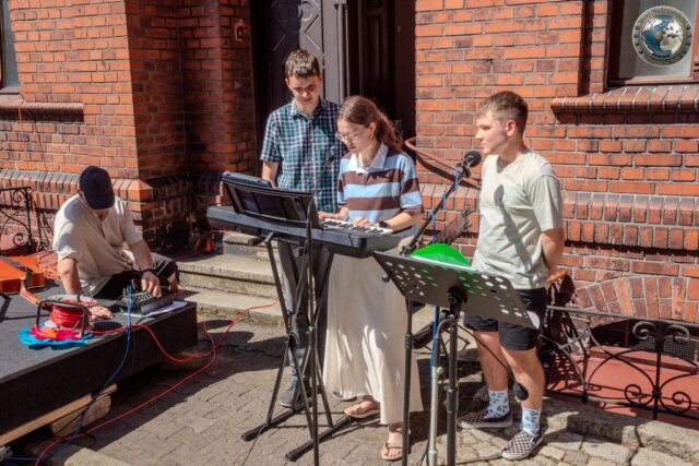 108 Piknik Parafialny Św Aniołów Stróżów — Wieści Międzyparafialne – Parafialne Info (www.parafialne.